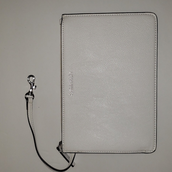 BEAUTIFUL  NeW Calvin Klein Tote with Matching Wristlet 🌼 Purse Bag Reversible - Picture 6 of 11